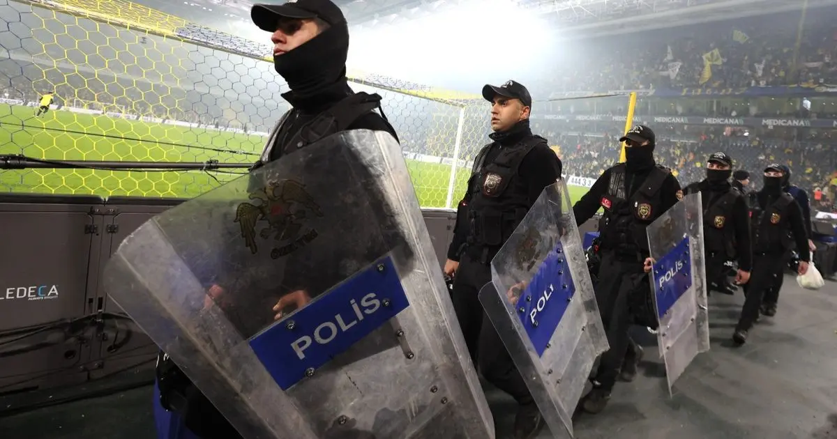 فضيحة مراهنات جديدة الدوري التركي واعتقال مسؤول سابق في غلطة سراي