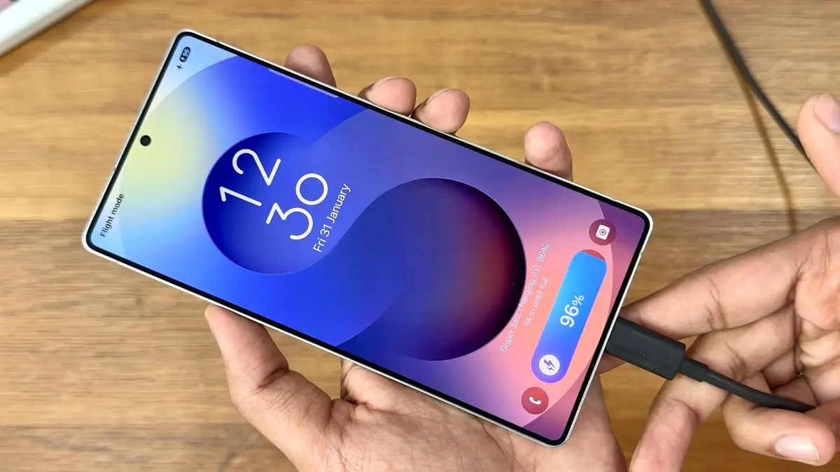 شائعات جديدة حول شاشات هواتف Galaxy S القادمة من سامسونج