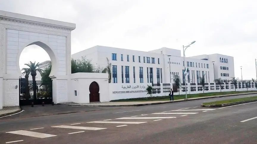 الجزائر (قلقة) من التطورات الخطيرة باليمن وتدعو للحوار