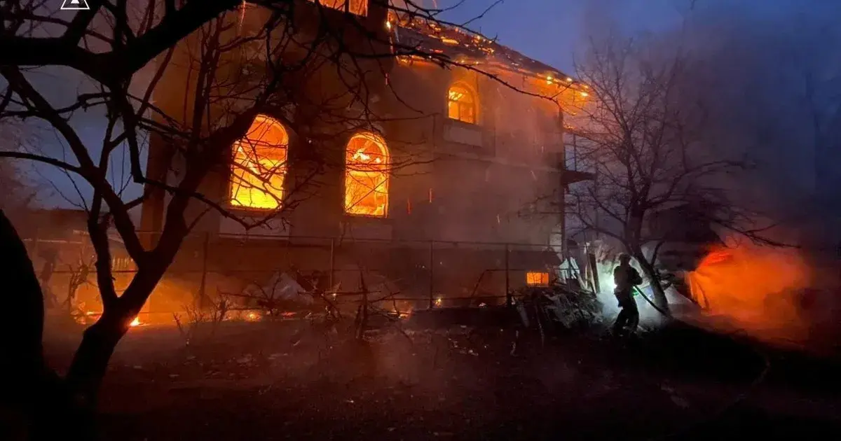 قبل لقاء زيلينسكي وترمب المرتقب.. هجمات روسية مكثفة على كييف