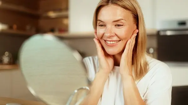 زهرة الخليج - أقنعة الكولاجين الليلية.. سر البشرة الزجاجية والنضارة الدائمة