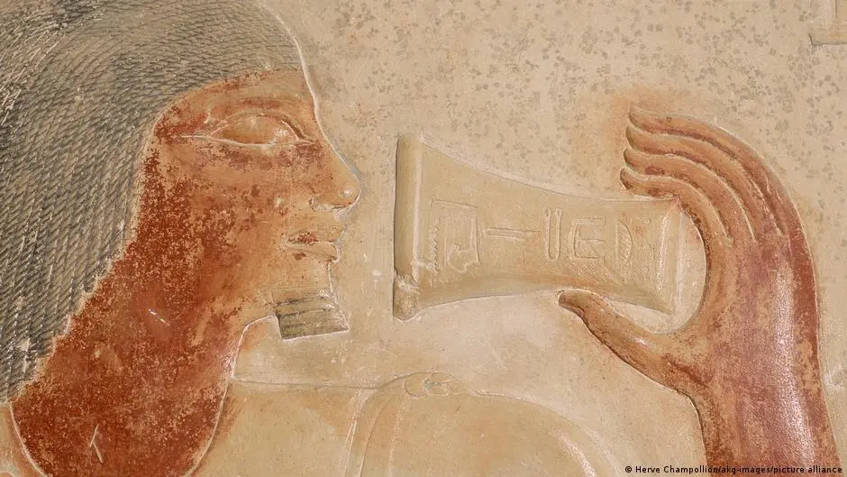 من أسرار الحضارات إلى ترندات تيك توك: رحلة العطور عبر العصور – DW – 2025/12/28