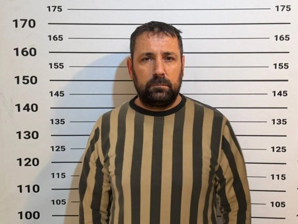 القبض على عضو في "سرايا الجواد" وضبط أسلحة في اللاذقية