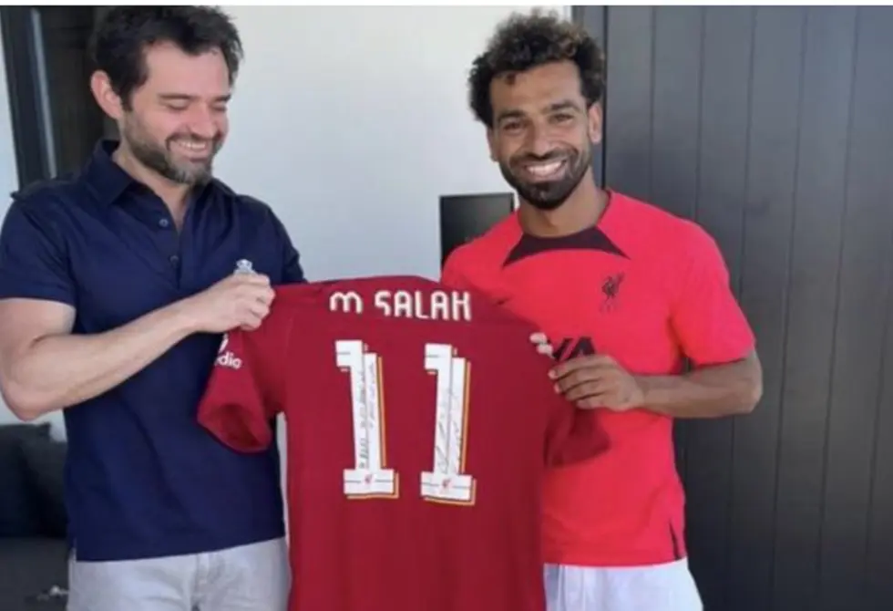 لماذا تدار محادثات صلاح مع ليفربول عن بعد؟