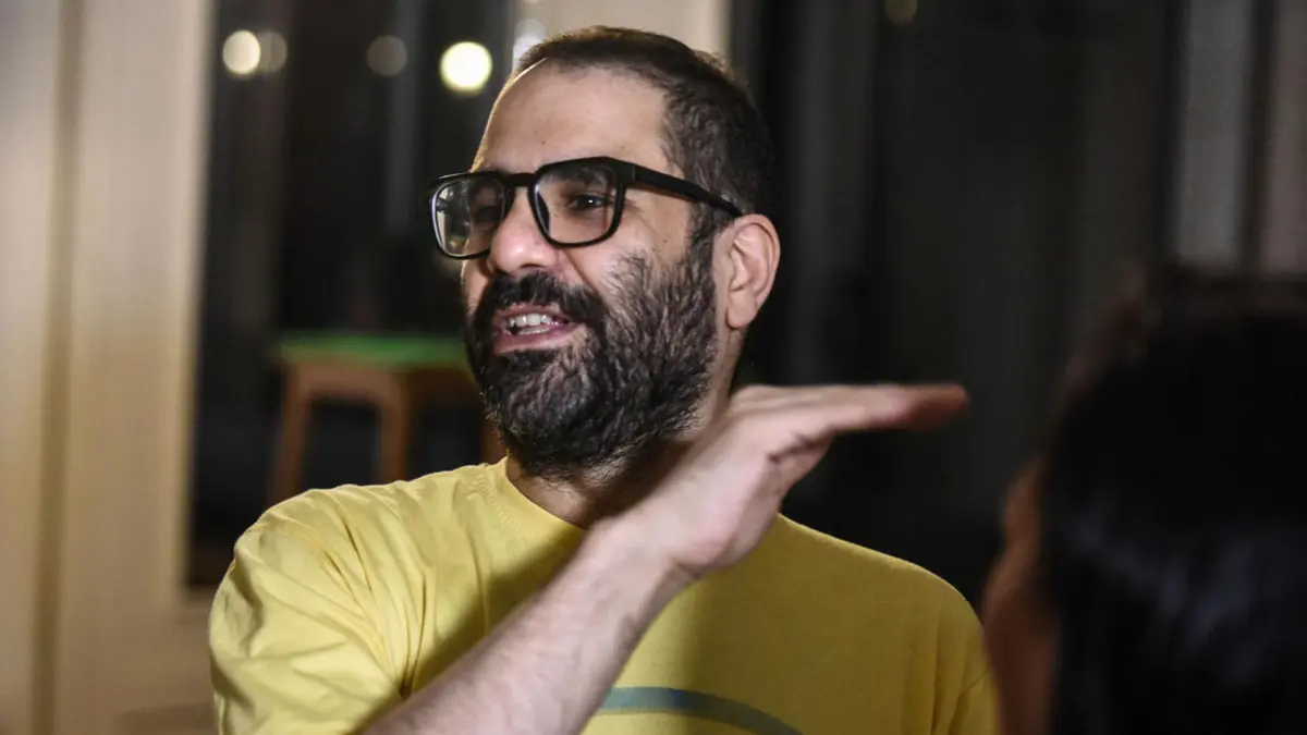 الناشط المصري البريطاني علاء عبد الفتاح يعتذر عن منشورات سابقة له تدعو إلى العنف