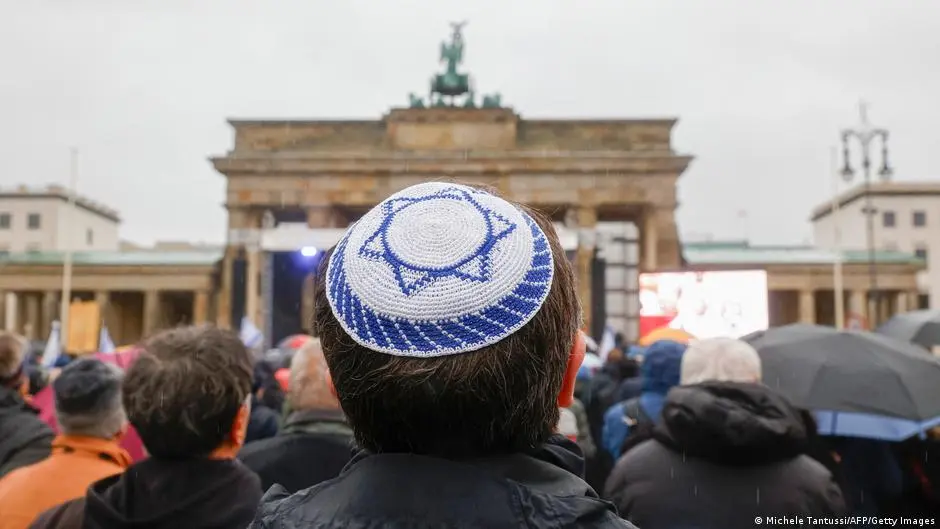 ألمانيا.. مطالب بتعديلات قانونية لمكافحة معاداة السامية – DW – 2025/9/18