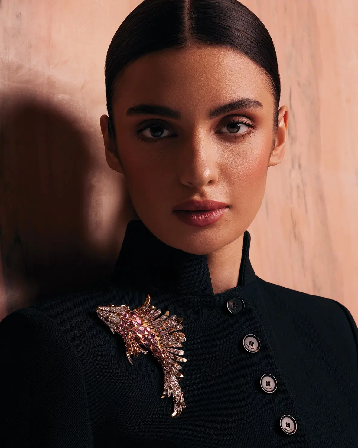 مجوهرات .Tiffany & Co تعكس أسلوب المرأة العصريّة في جلسة تصوير خاصّة