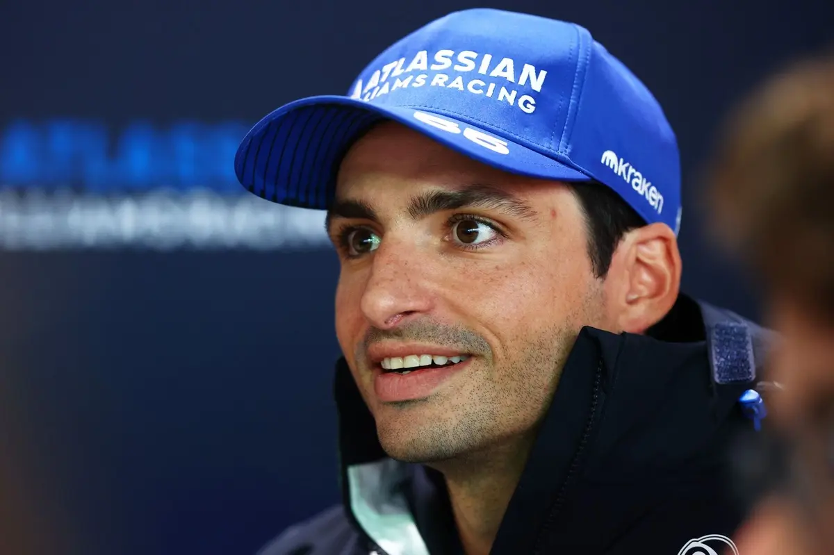 Carlos Sainz confirms future of Sparkles as Williams fans beg for special livery