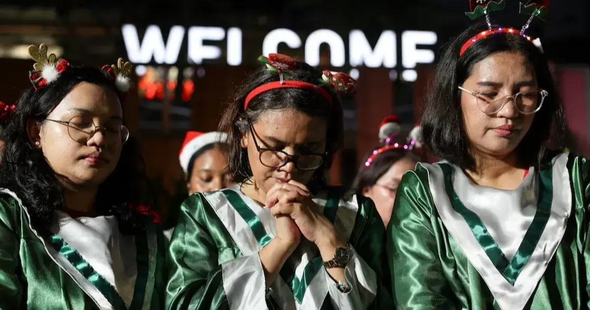 إندونيسيا.. لا ألعاب نارية في رأس السنة حداداً على ضحايا الفيضانات