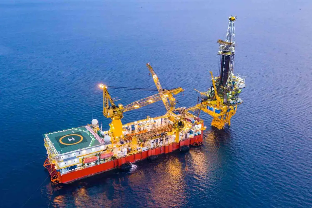 النفط والغاز في أفريقيا.. صفقة لاستغلال احتياطيات بأكثر من تريليوني قدم مكعبة - الطاقة