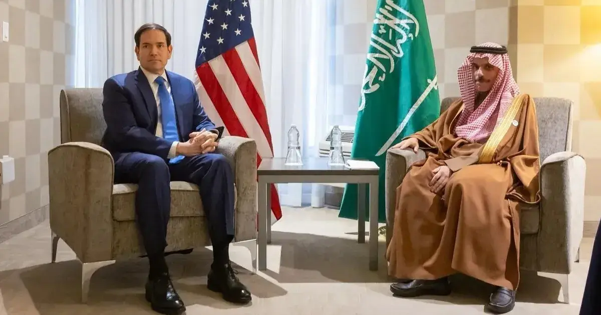 وزيرا خارجية السعودية وأميركا يبحثان هاتفياً التوترات المستمرة باليمن