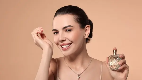 زهرة الخليج - عطور أسرت الحواس في 2025.. هذه أشهرها