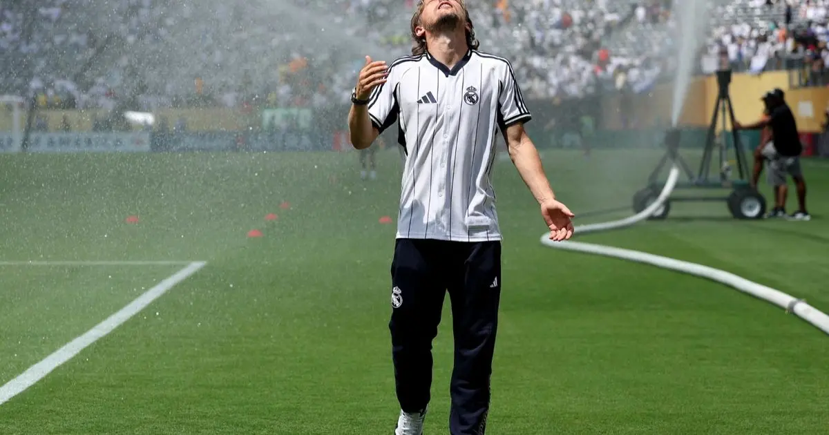 مودريتش يكشف تفاصيل بكاء كريستيانو رونالدو بسبب مورينيو
