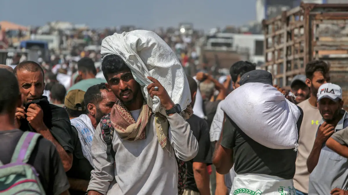 إسرائيل تشترط تسليم قوائم الموظفين الفلسطينيين لعدم تعليق عمل منظمات دولية في غزة