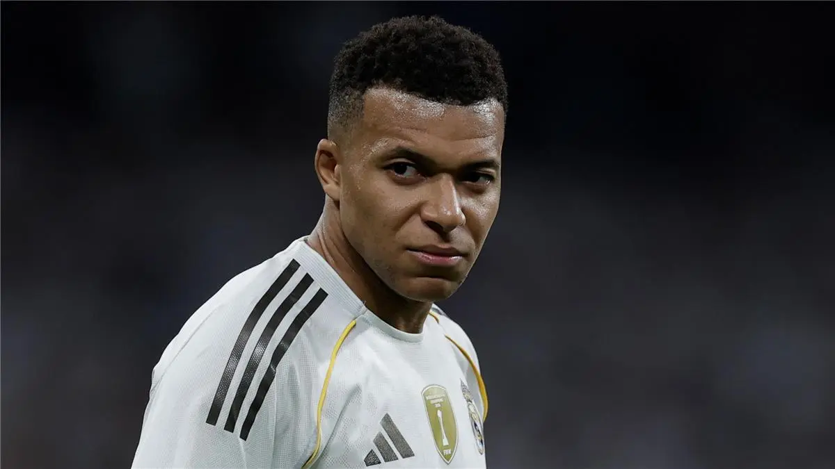 ريال مدريد يعلن إصابة مبابي قبل السوبر الإسباني.. ومدة غيابه