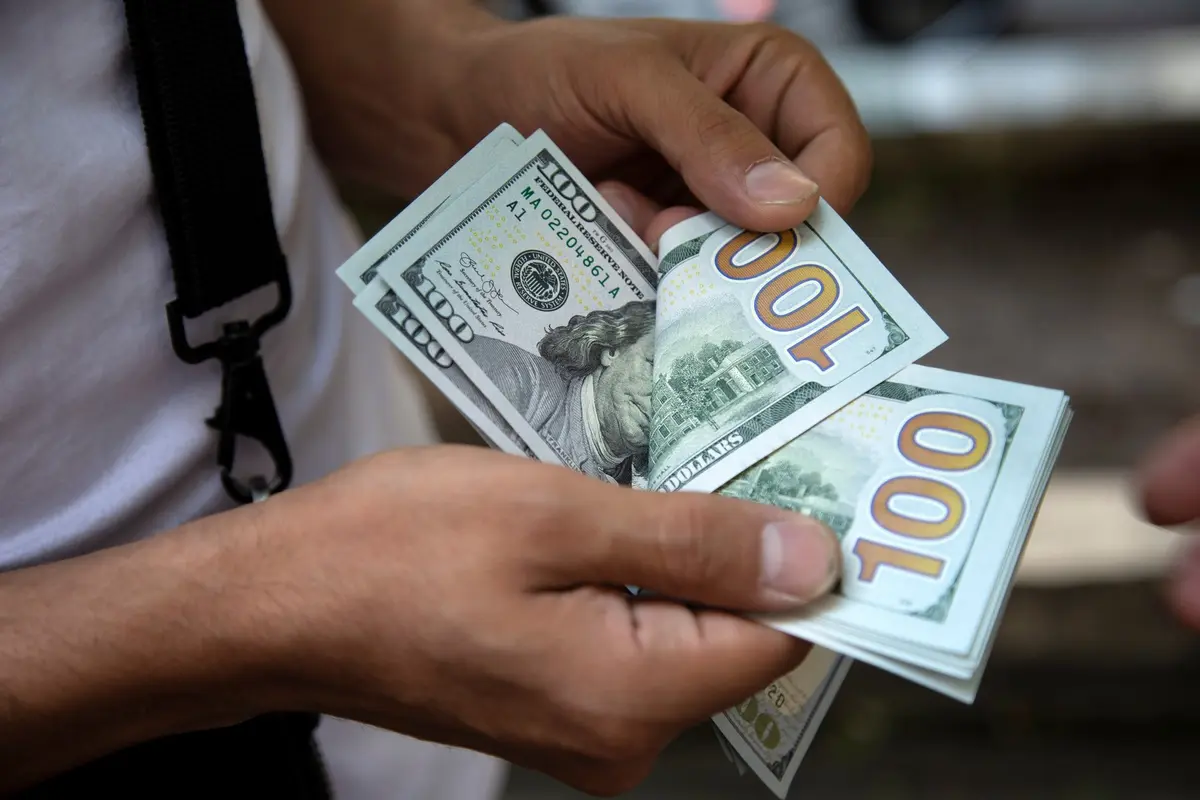 الدولار يتكبد في 2025 أكبر خسائر منذ 8 سنوات
