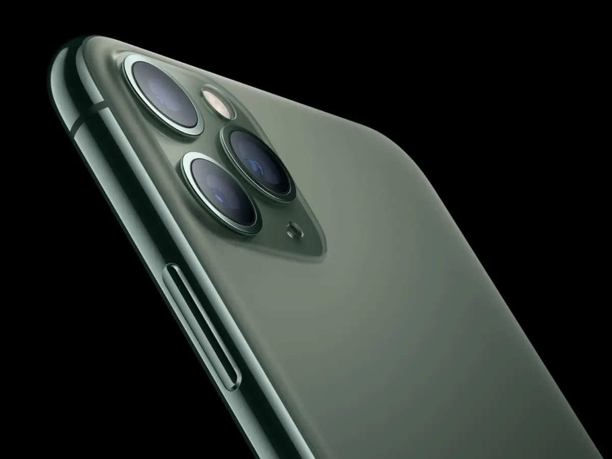 آبل تدرج iPhone 11 Pro وساعة Apple Watch Series 5 ضمن قائمة المنتجات "القديمة" - عالم التقنية