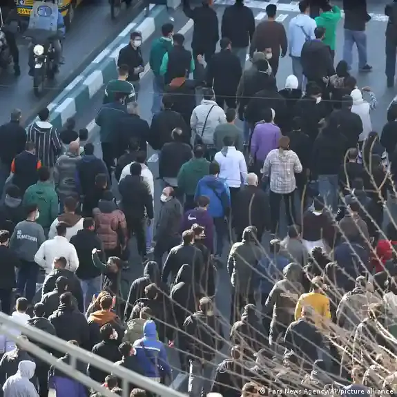 الجامعات تنضم للاحتجاجات في إيران متجاوزةً الإجراءات الأمنية