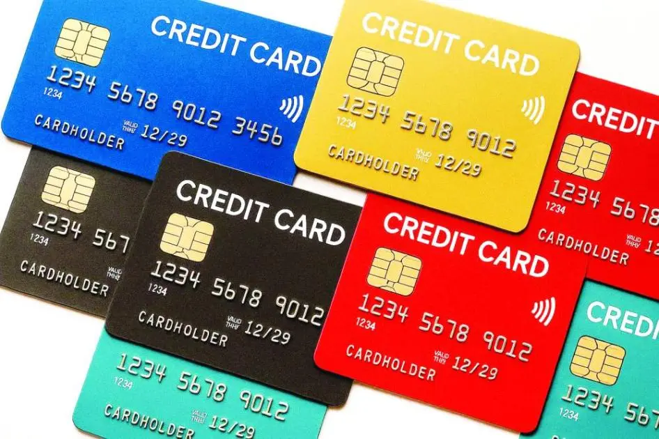 العطلات ومهرجانات التسوق ترفع استخدام البطاقات الائتمانية 20%
