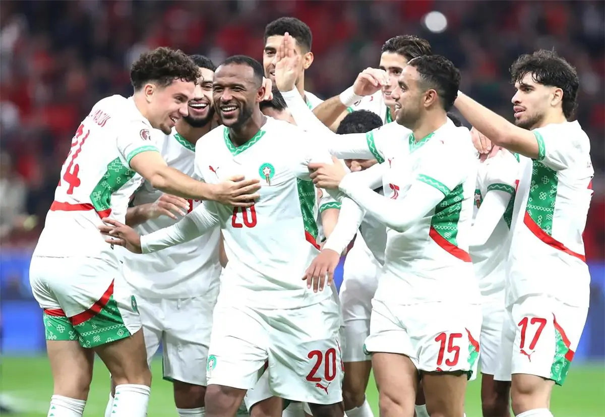 لاعب منتخب المغرب يعرض خدماته على باريس سان جيرمان