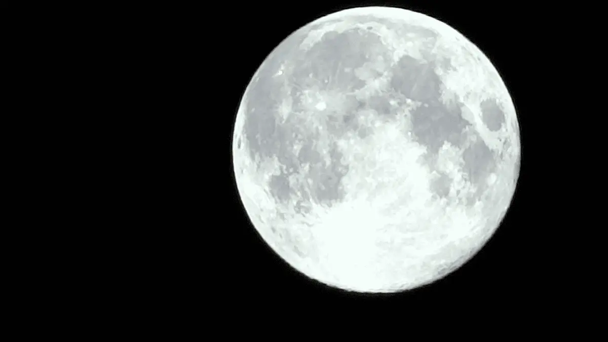 قمر عملاق يزين سماء 2026 غدًا