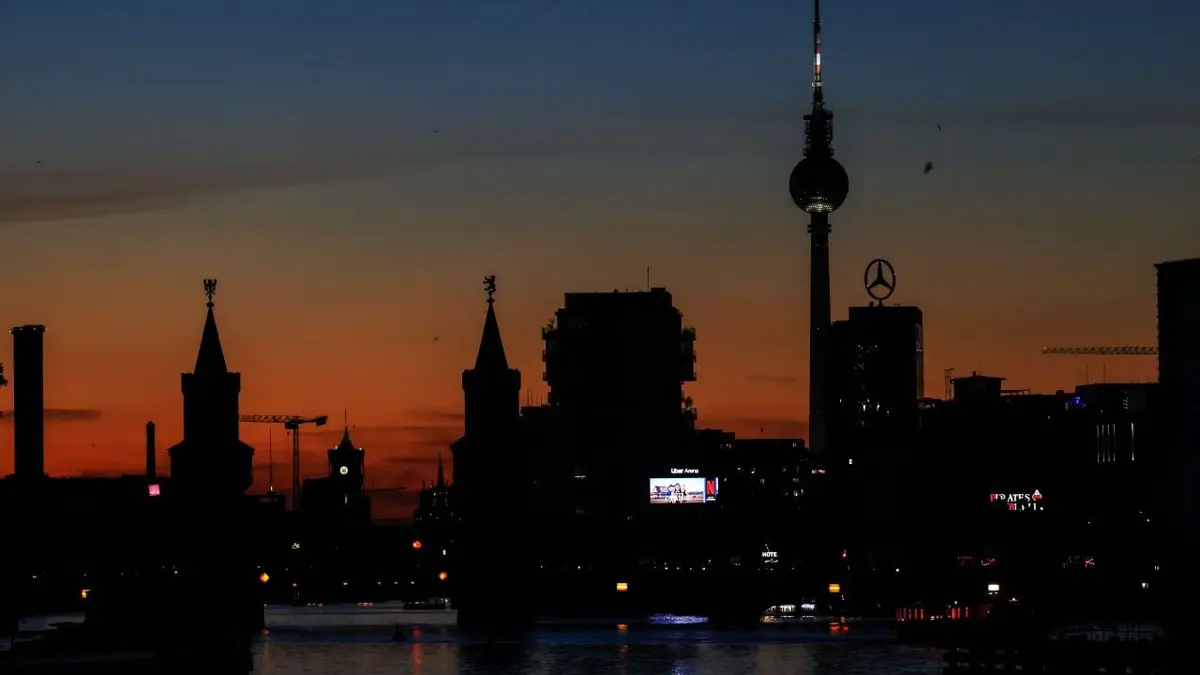 حريق بخطوط كهرباء يقطع التيار عن 50 ألف منزل في ألمانيا - الطاقة