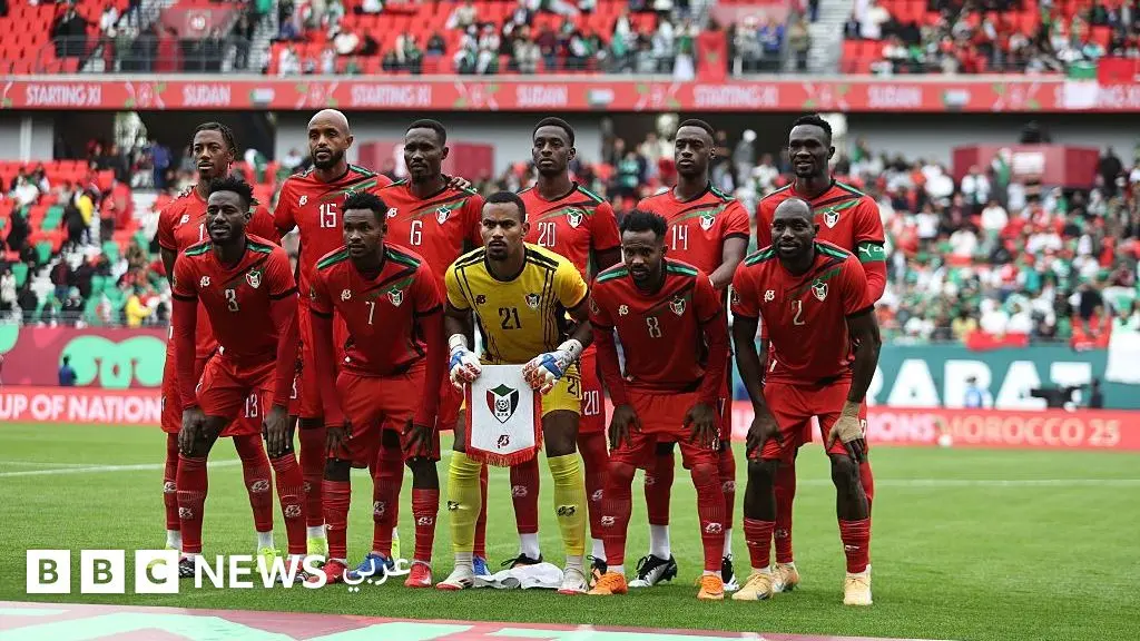 كأس أمم أفريقيا: السودان في مهمة صعبة أمام السنغال وكلاسيكو أفريقي بين تونس ومالي، من سيحجز بطاقة الربع الليلة؟ - BBC News عربي
