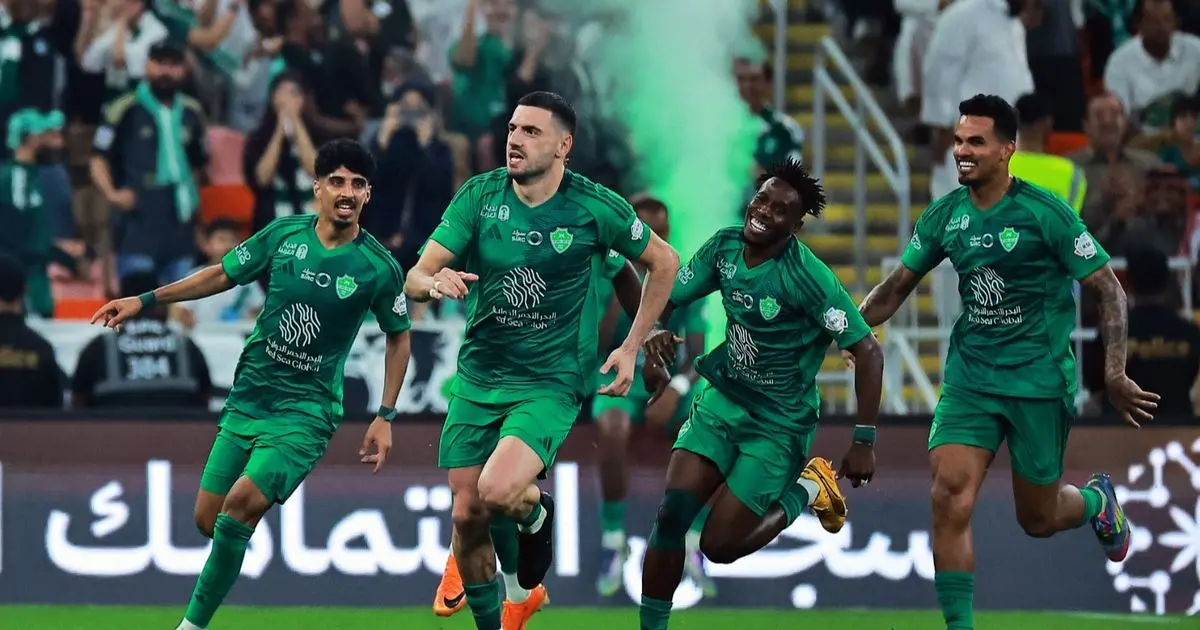 المدير الرياضي للأهلي يعتذر لرونالدو وفيليكس بسبب احتفاله