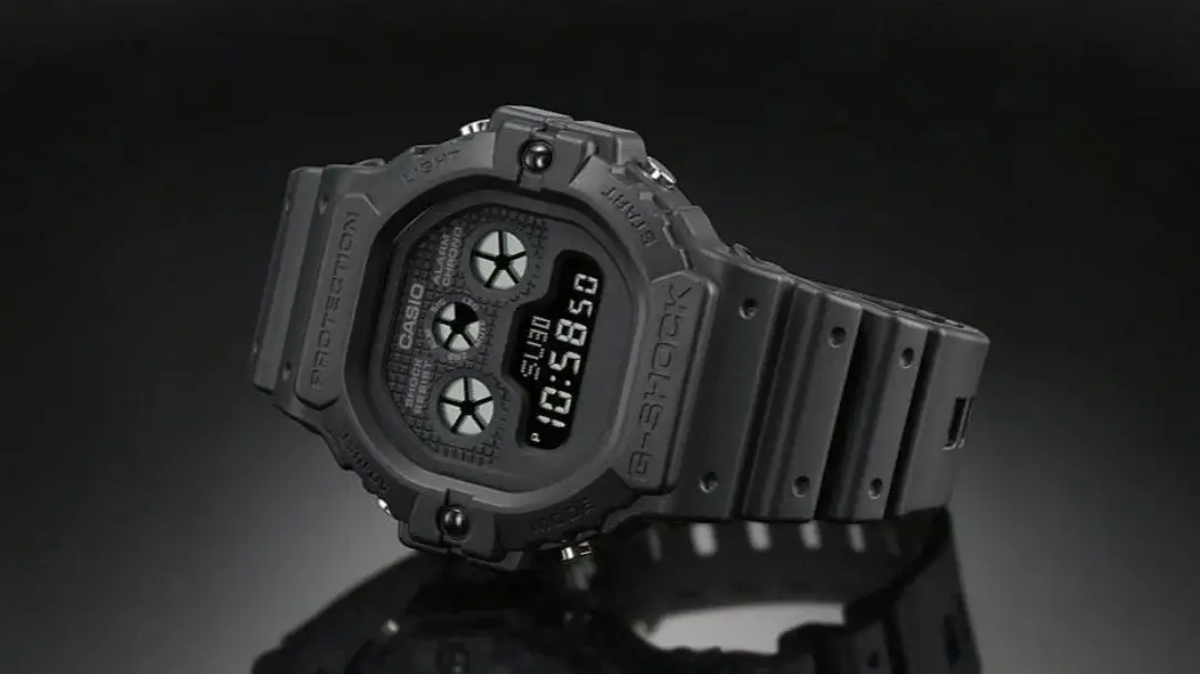 كاسيو تجدد موديلات G-Shock الشهيرة بإضاءة LED أكثر سطوعًا