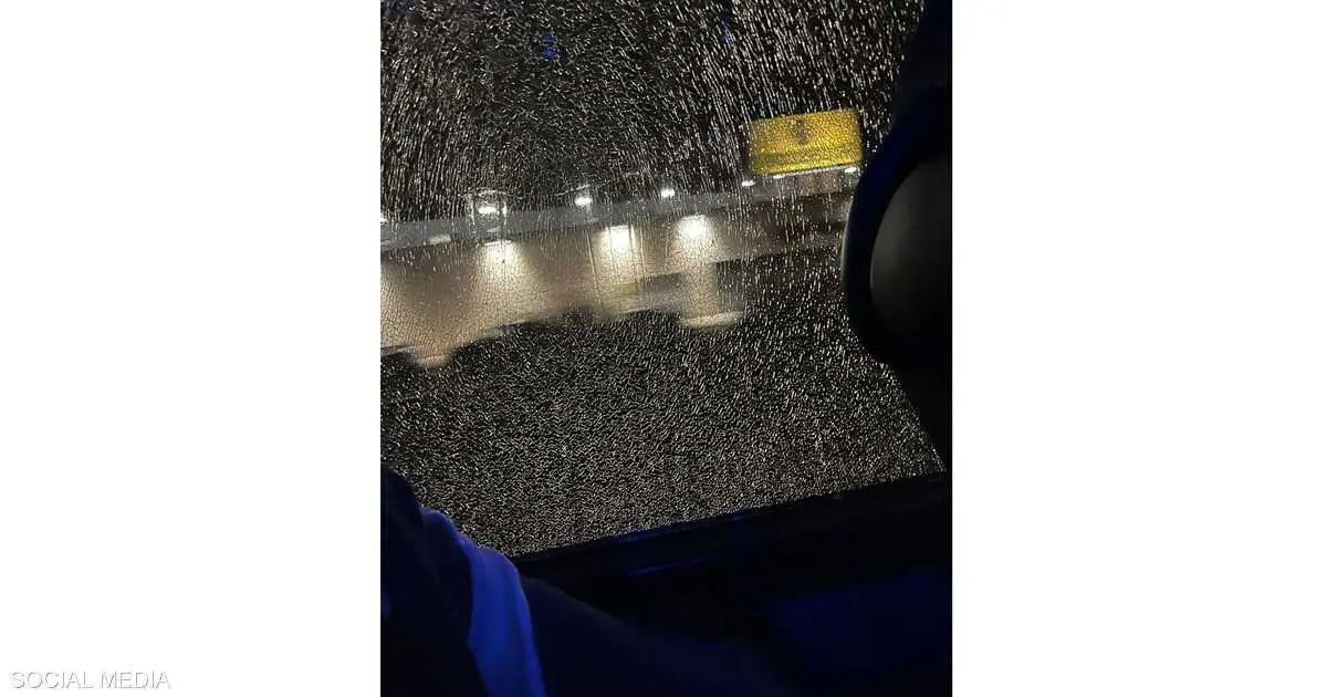 فيديو.. جماهير فالنسيا تهاجم حافلة الفريق بعد هزيمة مهينة