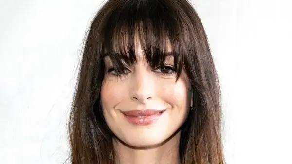 زهرة الخليج - قصات شعر 2026 مع الغرة.. أنوثة متجددة وأناقة بلا مجهود