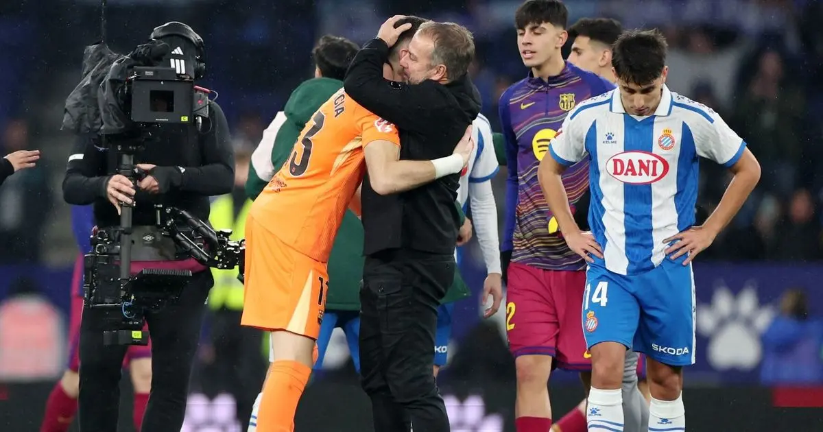 هانزي فليك: برشلونة لم يستحق الفوز وجوان غارسيا من أفضل حراس العالم