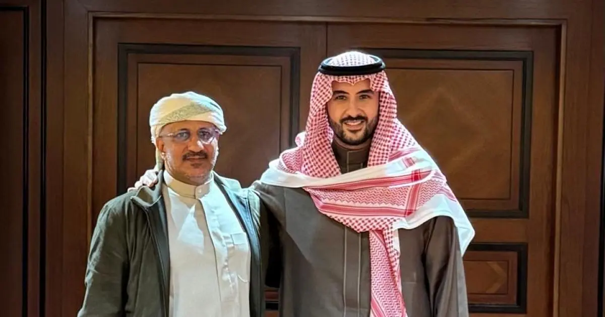 خالد بن سلمان يبحث مستجدات اليمن مع طارق صالح