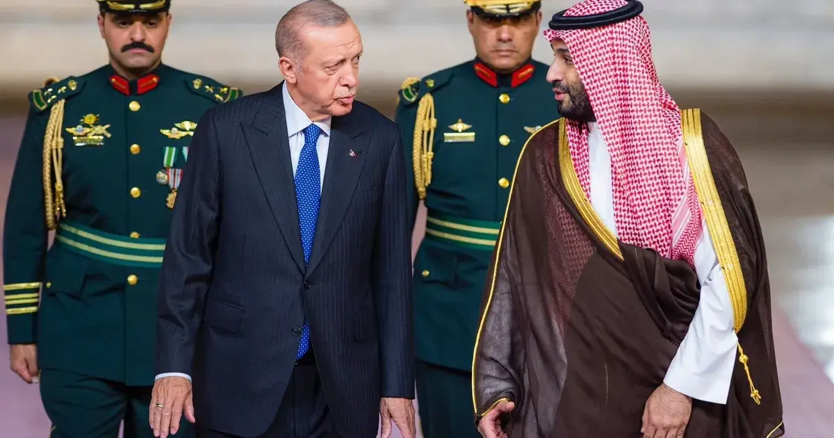 ولي العهد السعودي والرئيس التركي يبحثان تعزيز العلاقات وقضايا المنطقة