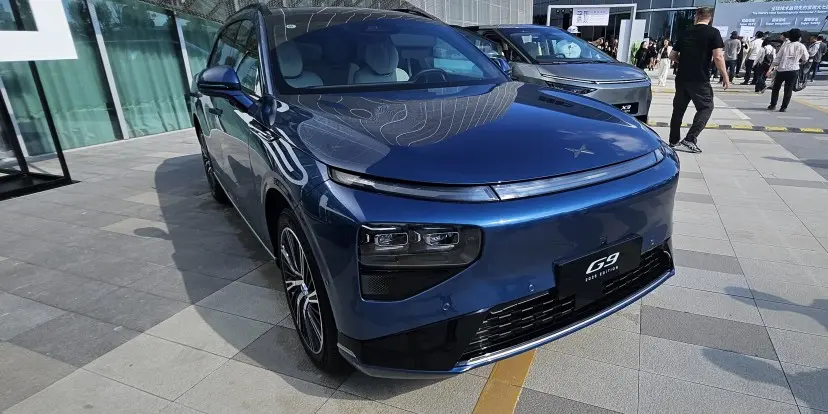 استعراض تصميم ومميزات XPeng G9 2026: بطارية بمدى 700 كم