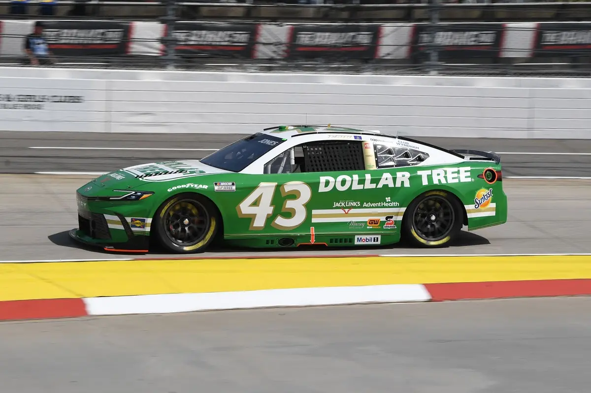 Legacy Motor Club reveals new crew chief for Erik Jones, other changes