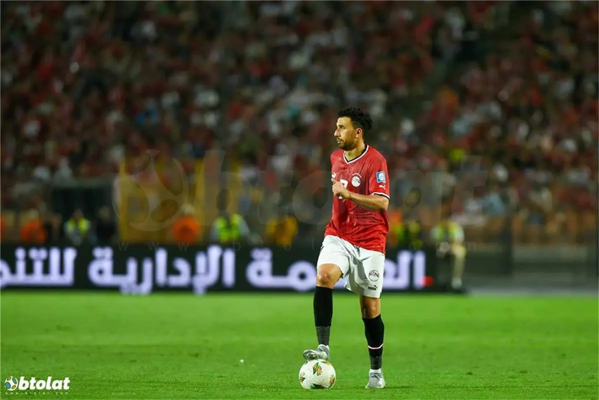 تريزيجيه يُغادر مباراة منتخب مصر أمام بنين مصابًا