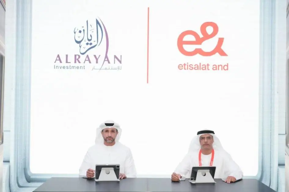 «إي آند» و«الريان» توفران إنترنت للعمال بأبوظبي