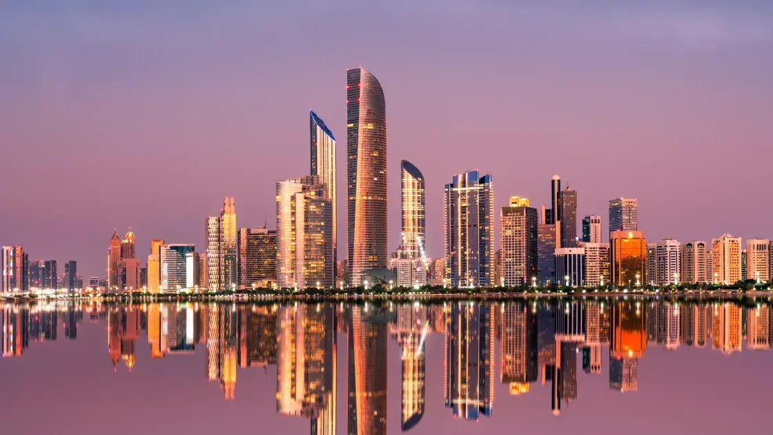 2.8 تريليون دولار أصول 3 صناديق سيادية إماراتية 2030