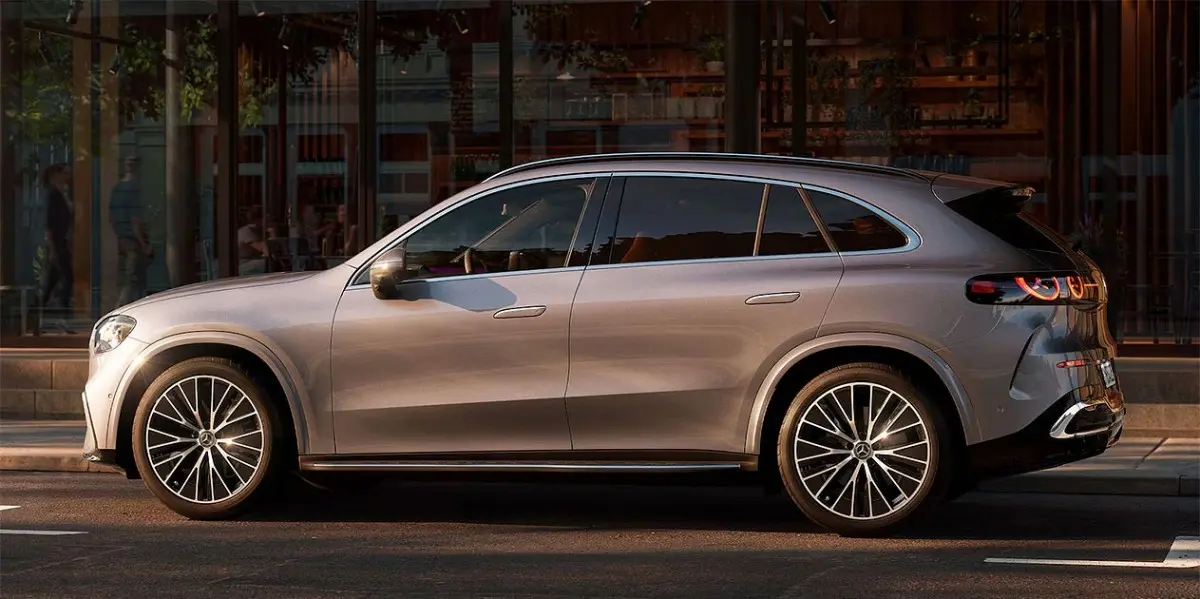 مرسيدس-بنز تطلق GLC 400 الكهربائية في أمريكا بمدى 400 كم
