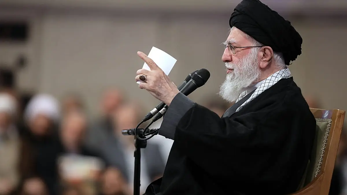 خطط للهروب إلى موسكو.. كيف سيتعامل خامنئي مع احتجاجات إيران في حال فشل السيطرة عليها؟