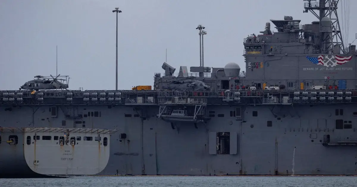 USS Iwo Jima.. ماذا نعرف عن سفينة عملية نقل مادورو إلى نيويورك؟