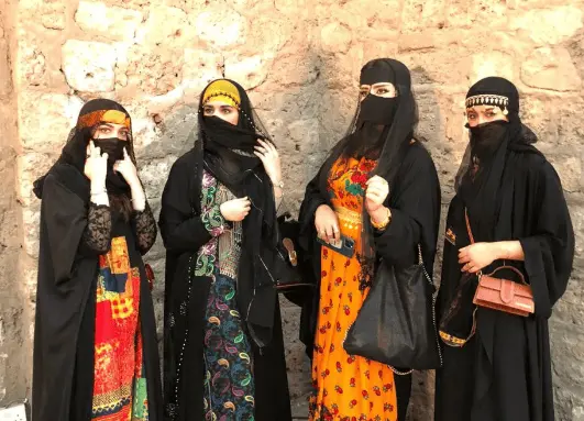 من الدراعة إلى العباءة المطرزة.. ملابس يوم التأسيس للنساء تحيي الهوية