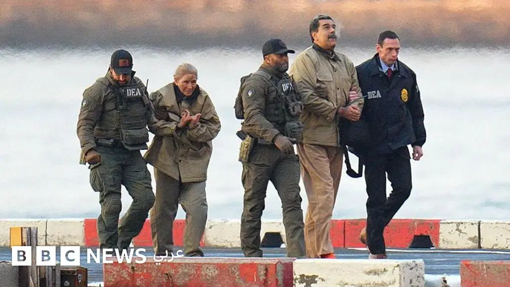 يمكنك إسقاط رأس نظام ديكتاتوري لكنك لن تتنبأ بما سيحدث بعد ذلك -مقال في التايمز - BBC News عربي