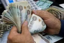 خفض سن الرشد يفتح أبواب البنوك أمام جيل جديد من العملاء