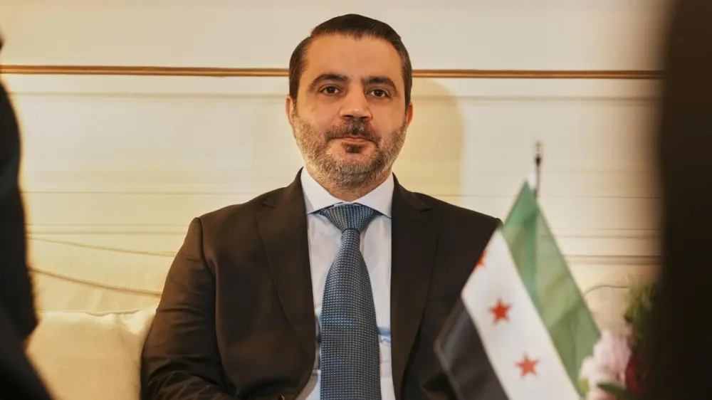 دبلوماسيو الداخل المستقيلون: تضحيات منسيّة وتهميش تحت وطأة الانتقائية في الخارجية السورية