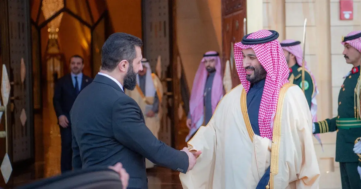ولي العهد السعودي يبحث تطورت المنطقة والعلاقات الثنائية مع الشرع
