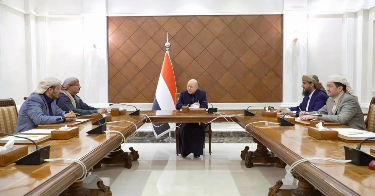 اليمن.. إقالة وزيري النقل والتخطيط وإحالتهما للتحقيق