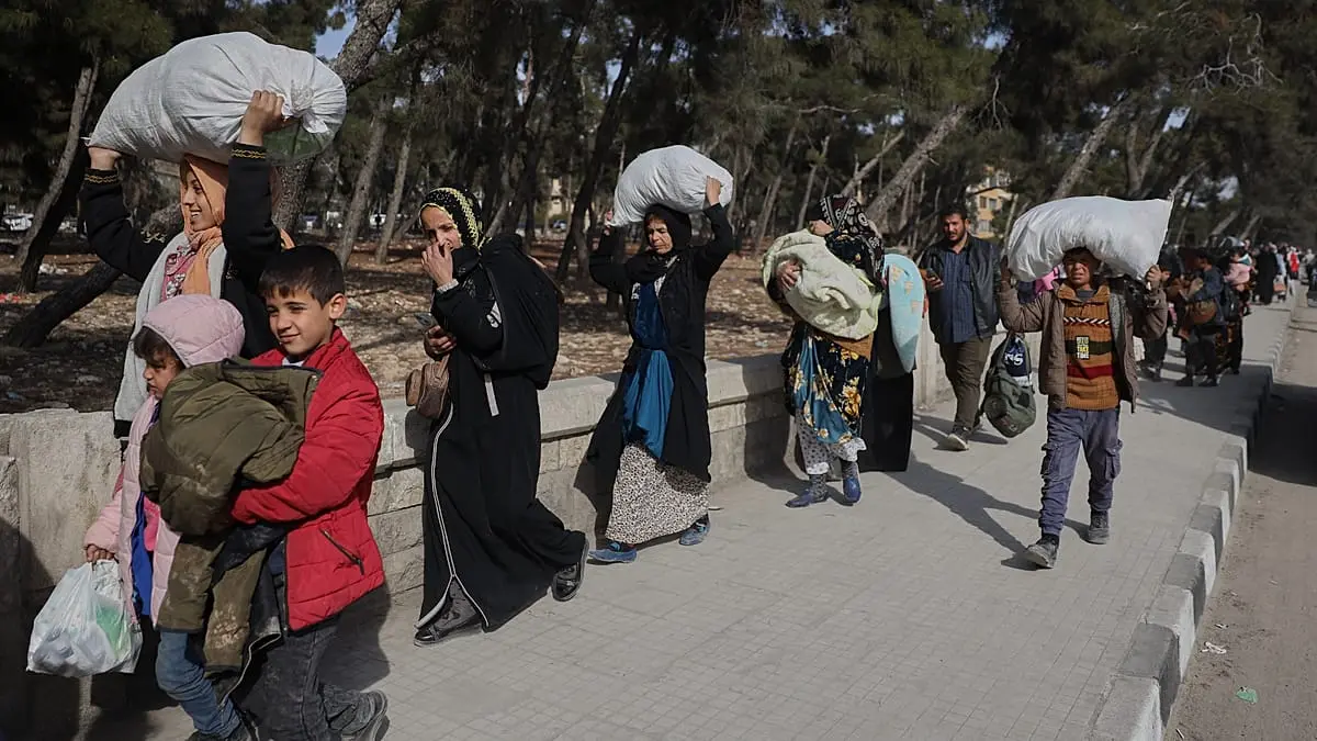 فيديو. مدنيون يفرون من حلب مع تطويق الجيش السوري مناطق ذات أغلبية كردية