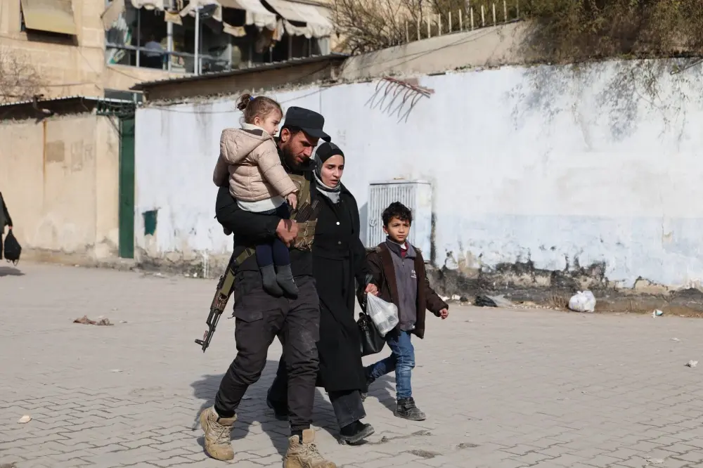 الجيش السوري يحذر المدنيين من التواجد قرب مواقع قسد في حلب